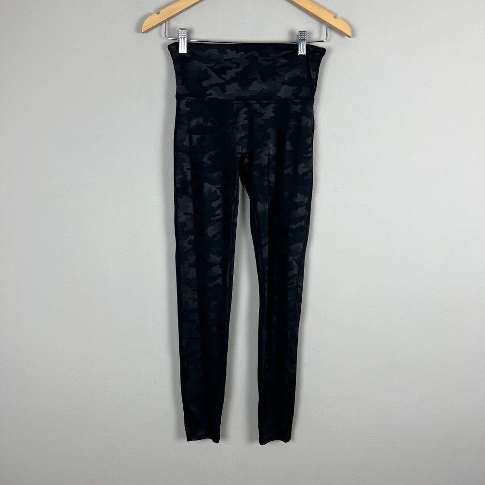 Spanx Faux Leather Camo Leggings Black Grey High Rise Womens Medium‎ M Slimming